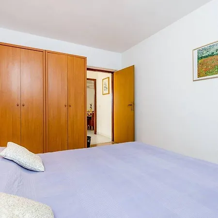 Apartment Nikola *