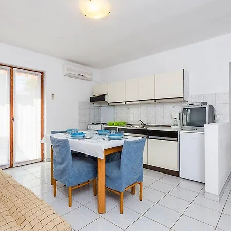 Apartment Nikola *