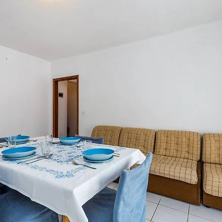 Apartment Nikola Medulin