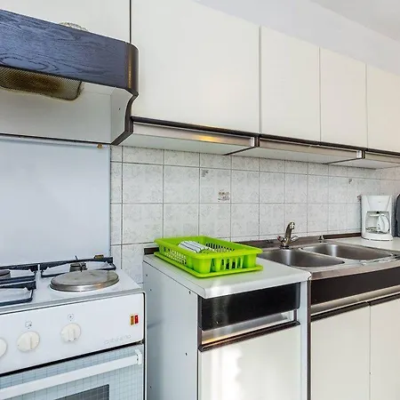 Nikola Apartment